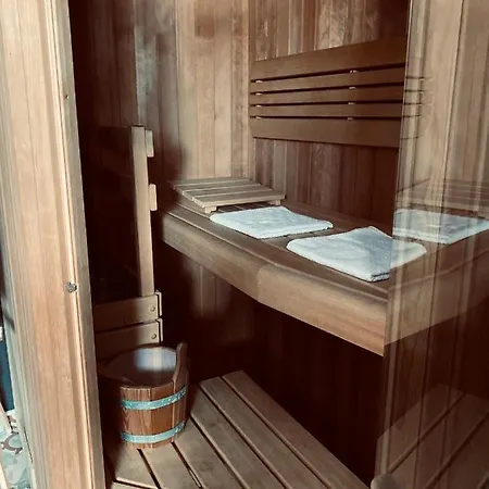 Rooms & Apartment Zala Near Airport & Cable Car 3* ツェルクニェ・ナ・ゴレニスケム