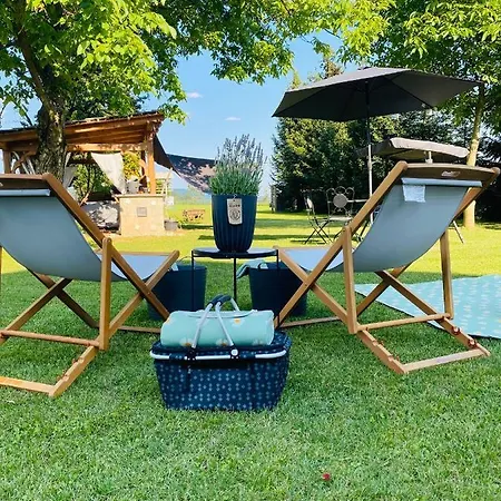 Rooms & Apartment Zala Near Airport & Cable Car アパートホテル