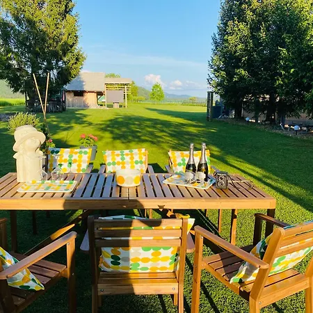 アパートホテル Rooms & Apartment Zala Near Airport & Cable Car ツェルクニェ・ナ・ゴレニスケム