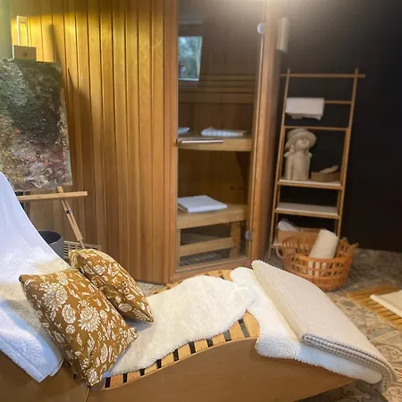 Rooms & Apartment Zala Near Airport & Cable Car 3*