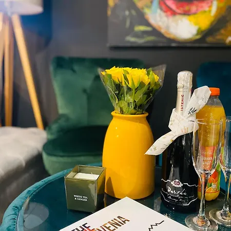 Ξενοδοχείο με διαμερίσματα Rooms & Apartment Zala Skier-Friendly Near Cable Car