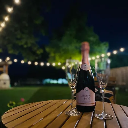 Ξενοδοχείο με διαμερίσματα Rooms & Apartment Zala Skier-Friendly Near Cable Car