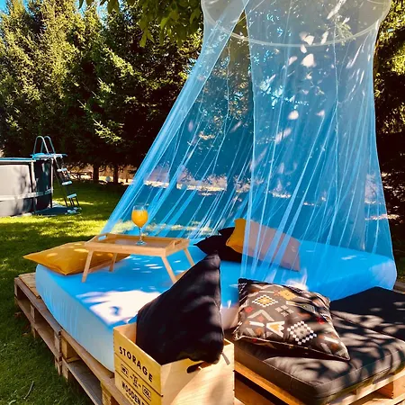 Rooms & Apartment Zala Skier-Friendly Near Cable Car Ξενοδοχείο με διαμερίσματα 3*