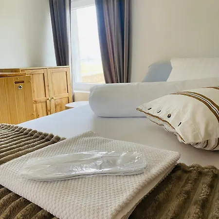 Rooms & Apartment Zala Near Airport & Cable Car ツェルクニェ・ナ・ゴレニスケム