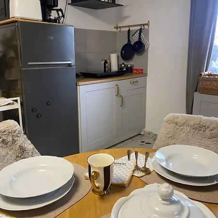 Rooms & Apartment Zala Near Airport & Cable Car 3* ツェルクニェ・ナ・ゴレニスケム