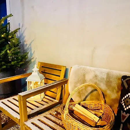 アパートホテル Rooms & Apartment Zala Near Airport & Cable Car 3*