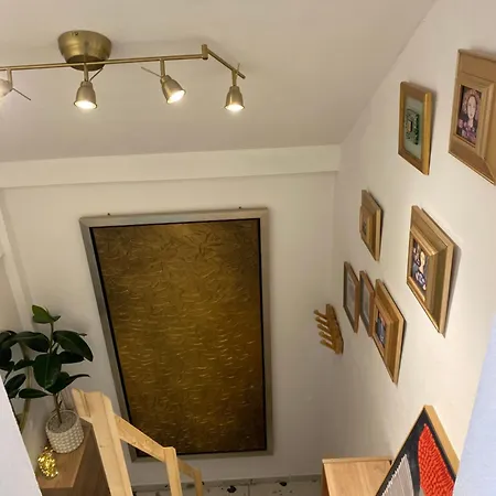 アパートホテル Rooms & Apartment Zala Near Airport & Cable Car 3*