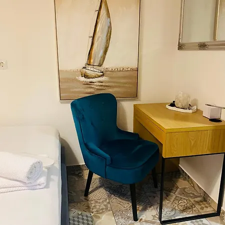 & Zala Air-conditioned Near Airport 4* 戈雷尼斯卡地区采尔克列