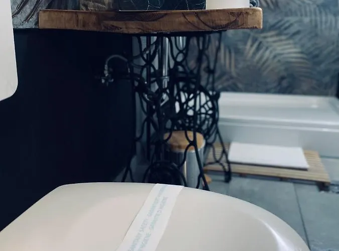 Aparthotel & Zala Near Airport & Cable Car 3*