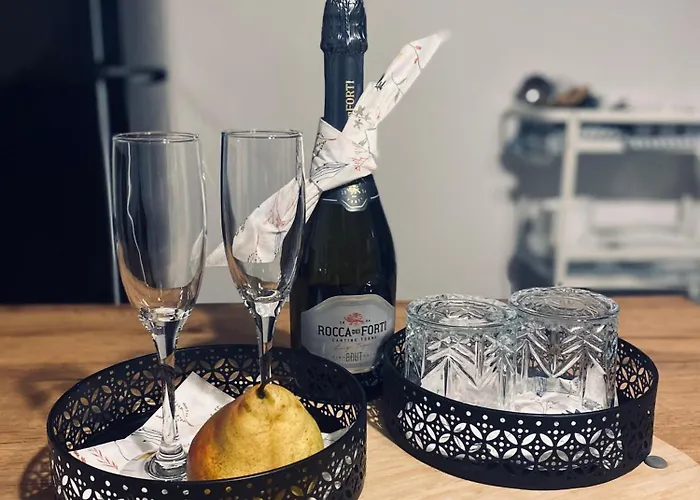 מלון דירות & Zala Near Airport & Cable Car 3*