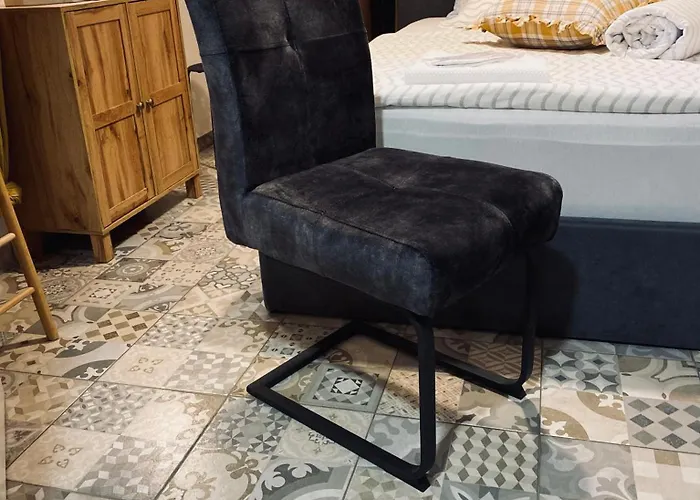 & Zala Near Airport & Cable Car Aparthotel