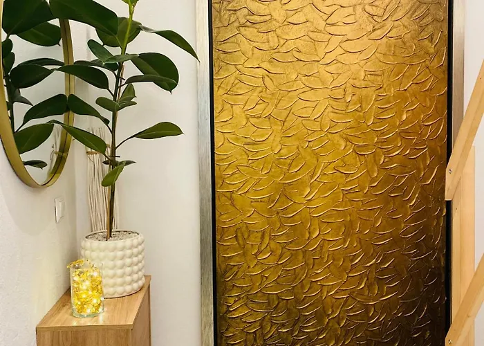 & Zala Near Airport & Cable Car צרקליה נה גורניסקם