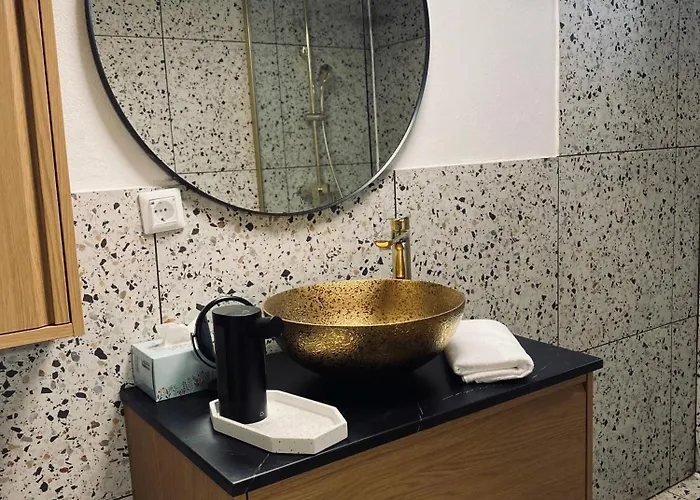 & Zala Near Airport & Cable Car Aparthotel 3*