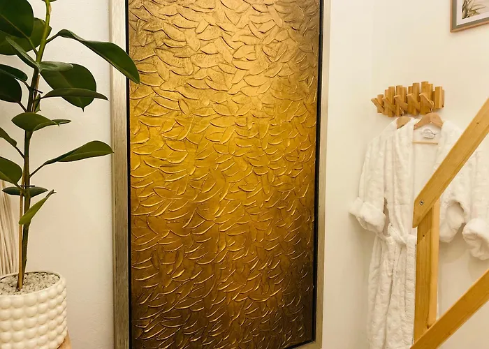 מלון דירות & Zala Near Airport & Cable Car 3*