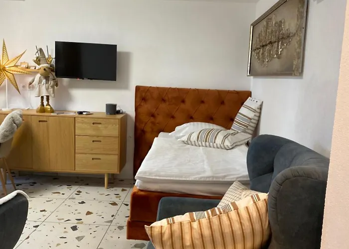 Aparthotel & Zala Near Airport & Cable Car