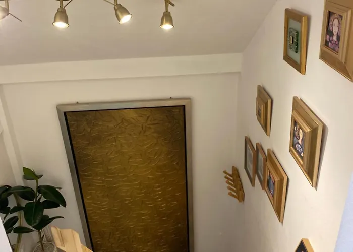 מלון דירות & Zala Near Airport & Cable Car 3*