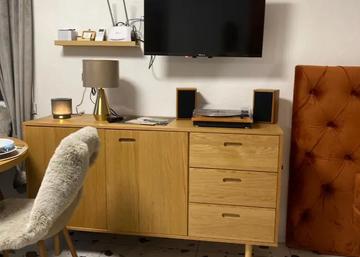 מלון דירות & Zala Near Airport & Cable Car 3*