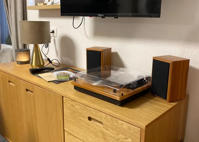 מלון דירות & Zala Near Airport & Cable Car